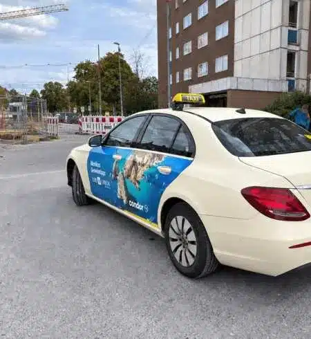 Condor gebrandetes Taxi in München